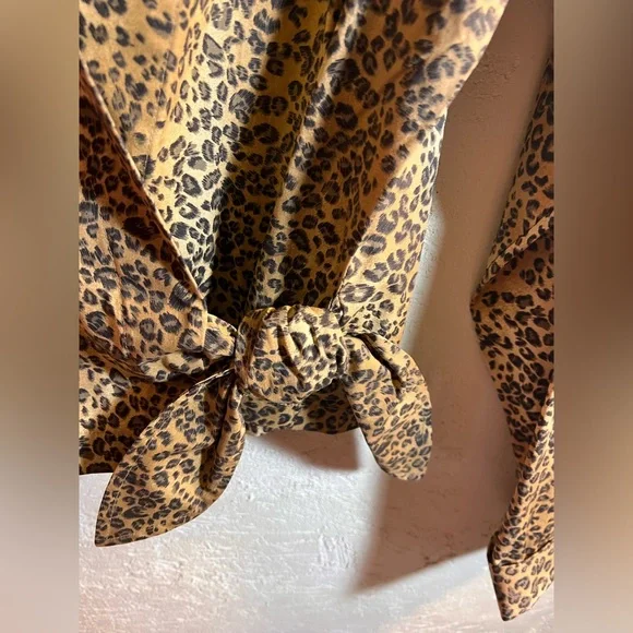 Coldwater Creek Leopard Print Blouse wrap style cotton spandex classic cuff M - Picture 4 of 11